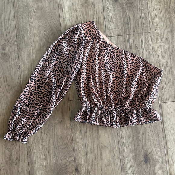 Gianni Bini One Shoulder Cheetah‎ Print Top - Picture 1 of 6